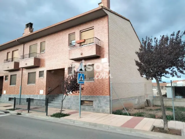 Casa adosada en venta en Calle Av Logroño, Número 4, Pinseque de 243.400 €