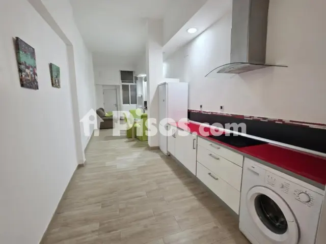 Apartamento en venta en Calle Escoberos, San Gil (Distrito Casco Antiguo. Sevilla Capital) de 216.000 €