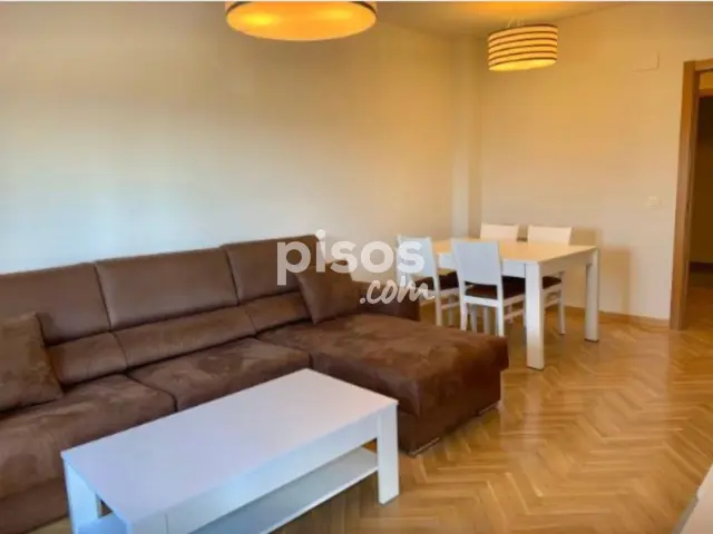 Piso en alquiler en Calle Doctor Jiménez, Buenavista (Distrito Zona Nueva. Toledo Capital) de 900 €<span>/mes</span>