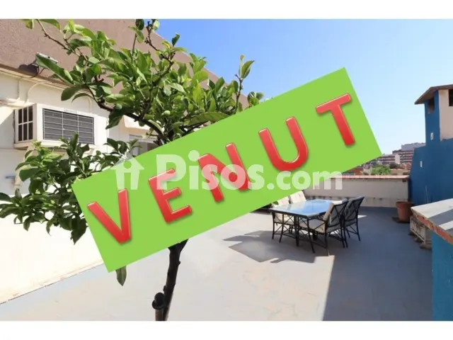 Ático en venta en Carrer de la Font Nova, Centre (Distrito Centre-Covadonga. Sabadell) de 299.000 €