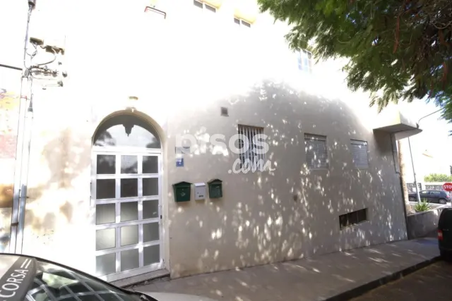 Piso en alquiler en Carretera General Santa Cruz Laguna, Vistabella (Distrito Ofra-Costa Sur. Santa Cruz de Tenerife Capital) de 945 €<span>/mes</span>