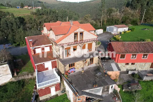 Casa rústica en venta en Belandres (Cudillero)