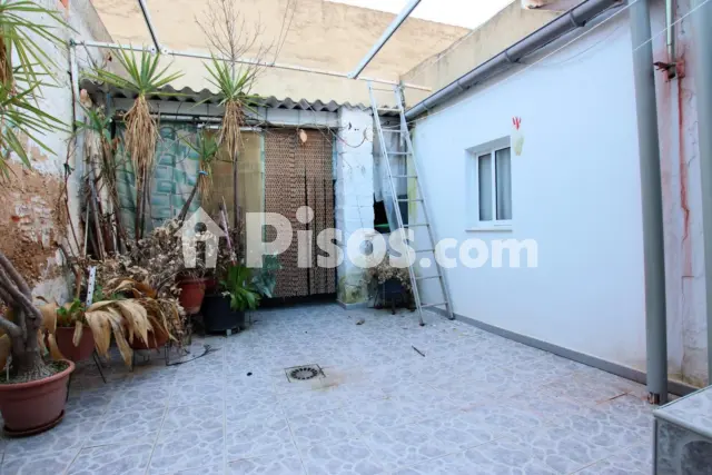 Casa en venta en Calle de Almagro, cerca de Calle de Calderón de la Barca, Montijo de 67.000 €