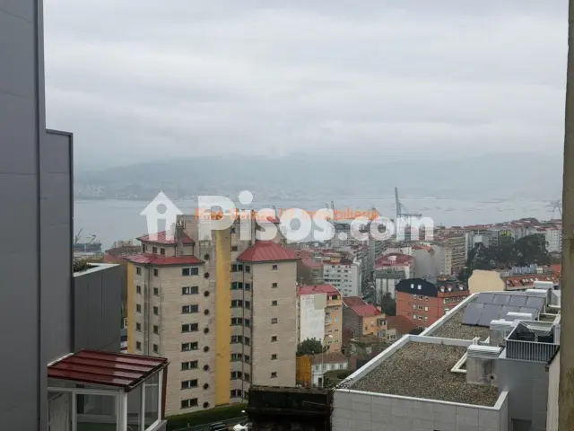 Piso en venta en Calvario, Fátima-Travesía de Vigo-San Xoán (Distrito Casco Urbano. Vigo) de 260.000 €