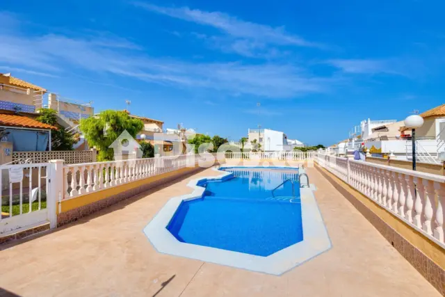 Casa adosada en venta en Carrer de Urbión, 21, Los Balcones-Los Altos-Punta Prima (Torrevieja) de 169.900 €