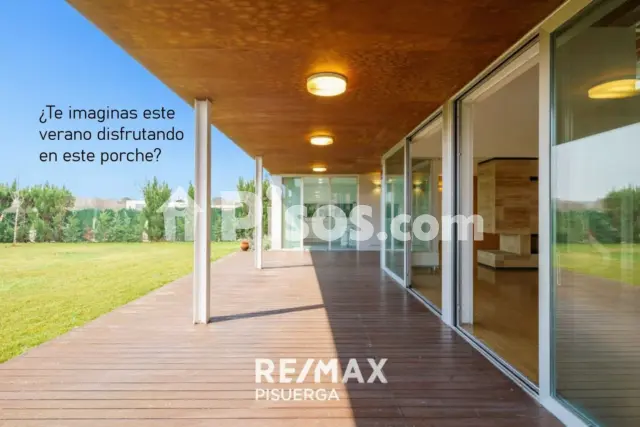 Chalet en alquiler en Calle Portugal, 25, Laguna de Duero de 2.500 €<span>/mes</span>