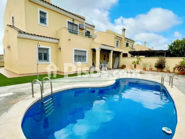 Chalet en venta en Carretera Rinconcillo, Rinconcillo (Algeciras) de 450.000 €