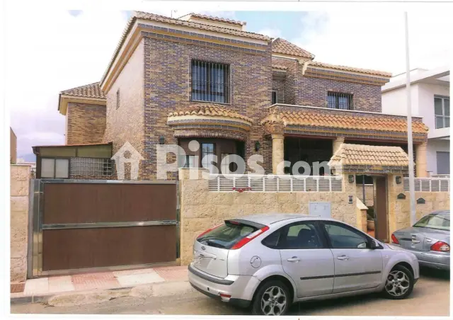 Chalet en venta en Calle Italia, cerca de Calle de Irlanda, Las Salinas (Distrito Núcleo Urbano. Roquetas de Mar) de 660.000 €