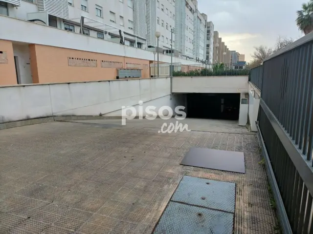 Garaje en venta en Avenida Juan Pablo II, 6, Tablada (Distrito Los Remedios. Sevilla Capital) de 8.900 €