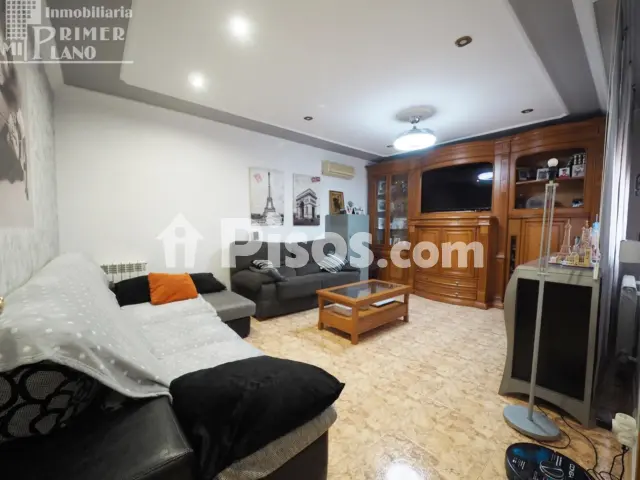 Casa adosada en venta en Calle Oriente