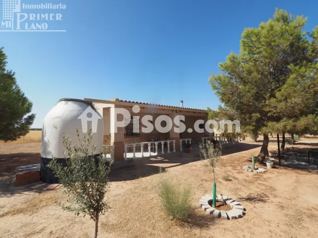 Chalet en venta en Ctra. Ossa de Montiel