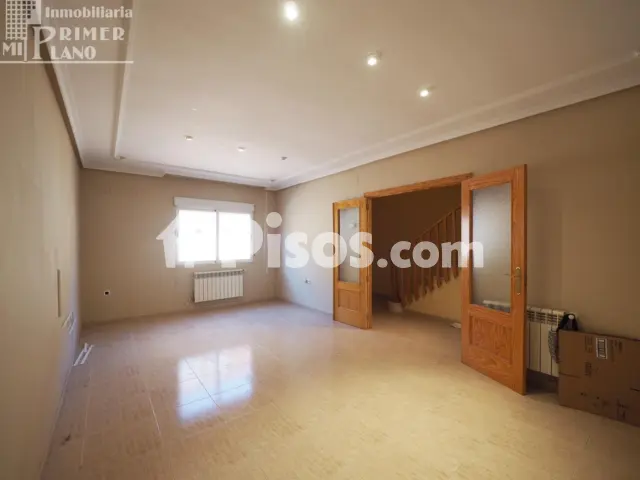 Casa adosada en venta en Calle La Paz