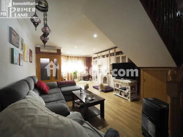 Casa adosada en venta en Avda. Juan Carlos I