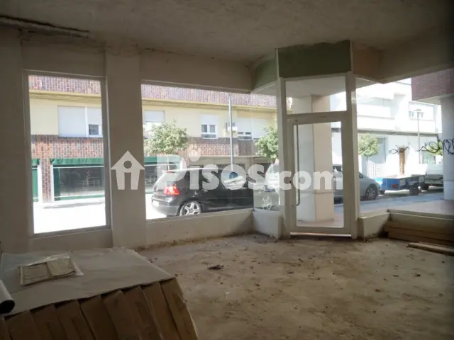 Local comercial en venta en Avda. Antonio Huertas
