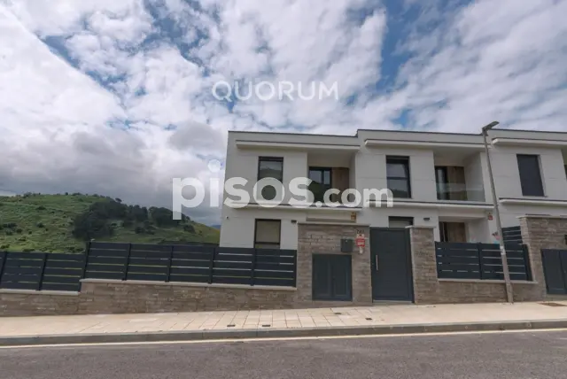 Casa adosada en alquiler en Zierbena, Zierbena de 4.000 €<span>/mes</span>