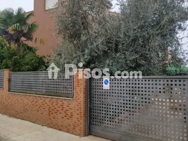 Casa en venta en Cataluña, Vilanova de Segrià de 300.000 €