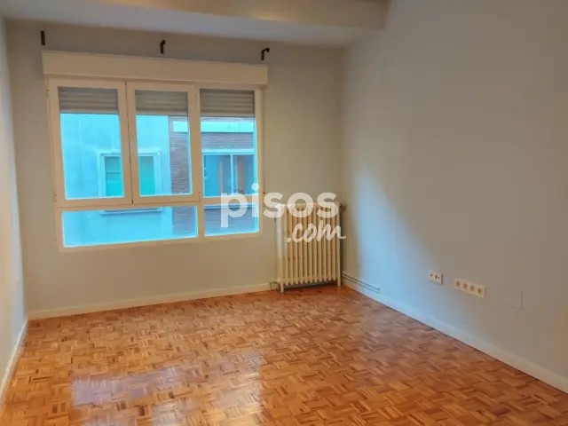 Piso en alquiler en Calle del Perú, Centro (Valladolid Capital) de 850 €<span>/mes</span>