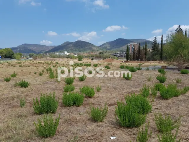 Terreno en alquiler en La Flora, Olesa de Montserrat de 2.500 €<span>/mes</span>