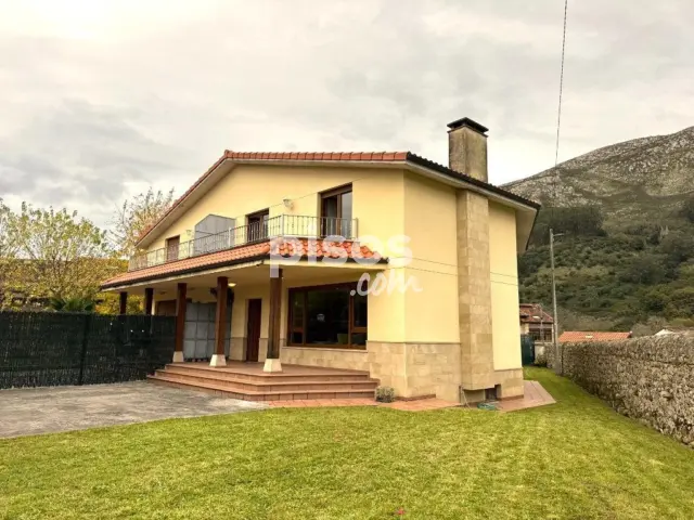 Chalet en venta en Barrio de la Sovilla, 68, La Bárcena (San Felices de Buelna) de 395.000 €