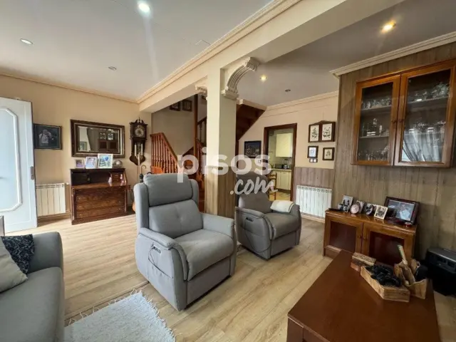 Casa en venta en Calle de Daoíz y Velarde, 17, Los Corrales de Buelna de 242.000 €
