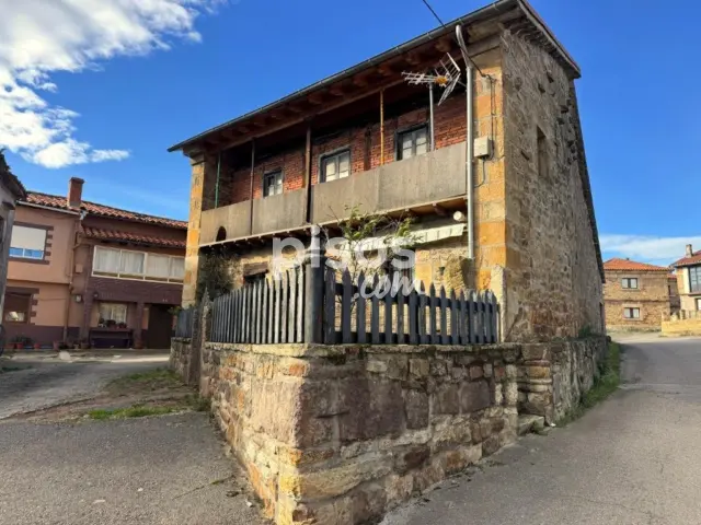 Casa en venta en Barrio de Bostronizo, 45, cerca de Carretera de San Juan Roicedo, Arenas de Iguña de 160.000 €