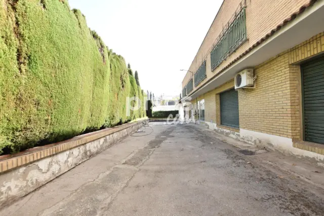 Nave industrial en alquiler en Parque Lagos, Zaidín-Vergeles (Distrito Zaidín. Granada Capital) de 2.500 €<span>/mes</span>