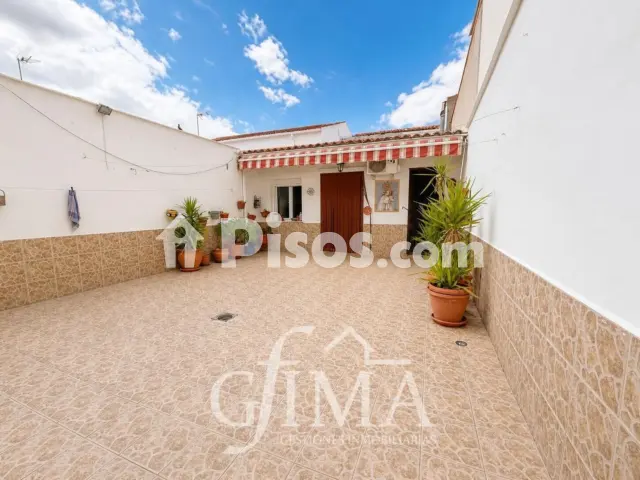 Casa en venta en Calle de la Paz, cerca de Calle de Gerona