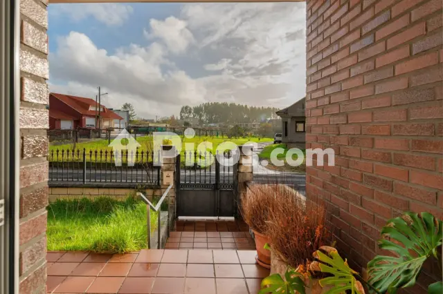 Chalet en venta en Calle Tabueiros-Sisan, Barrantes (Ribadumia) de 375.000 €