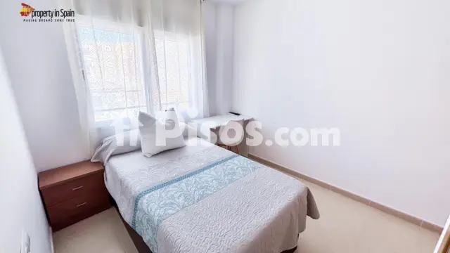 Habitación en alquiler en Calle del Jazmín, Carolinas (Distrito Pla-Carolinas. Alicante - Alacant) de 350 €<span>/mes</span>