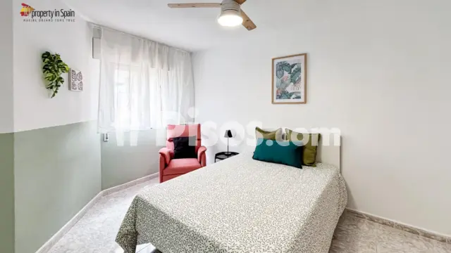 Habitación en alquiler en Carrer Devesa, Altozano (Distrito Campoamor-Altozano. Alicante - Alacant) de 380 €<span>/mes</span>