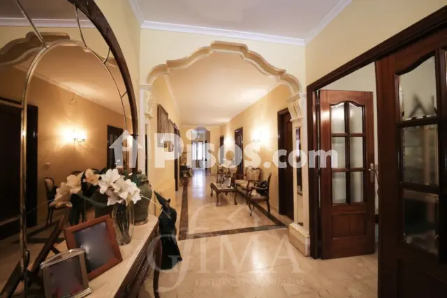 Casa en venta en Calle de Doña Crisanta, cerca de Calle de Pedro Domecq