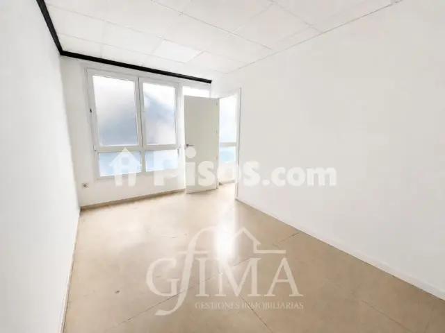 Local comercial en venta en Calle del Campo, cerca de Calle Nueva