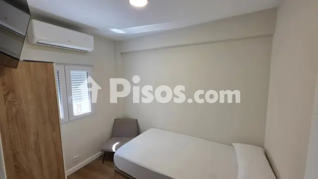Habitación en alquiler en Calle Diego De Ros Y Medrano, Chorrillo (Distrito Chorrillo-Garena. Alcalá de Henares) de 400 €<span>/mes</span>