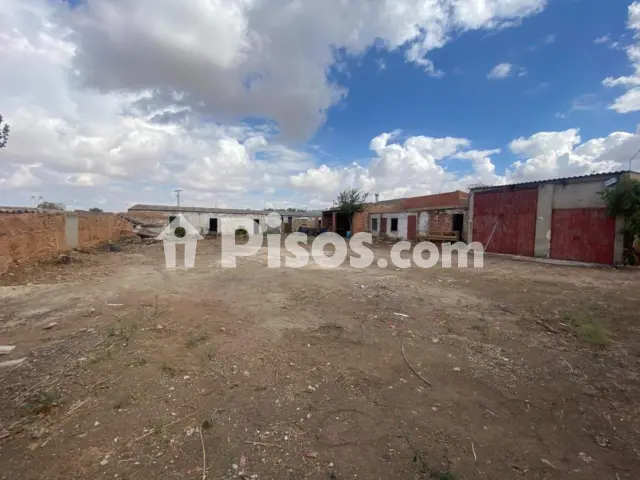 Terreno en venta en Calle del General Lacy, 37