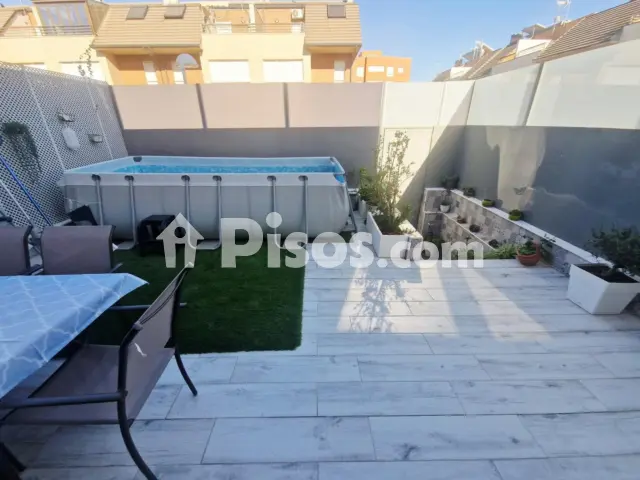 Casa adosada en venta en Calle de Juan Hasten