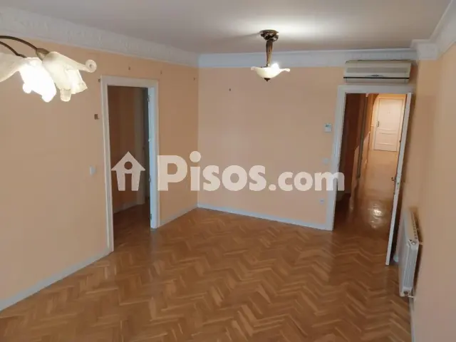 Piso en venta en Calle de Camarín