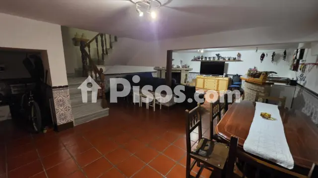 Casa adosada en venta en Calle de la Virgen de Begoña