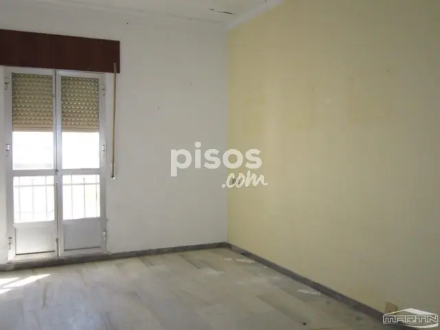 Piso en venta en Calle de los Poetas Hermanos Machado, 28, Fernán-Núñez de 42.000 €