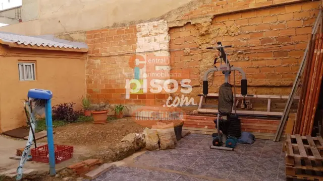 Chalet en venta en Calle de Urano, Oliver-Valdefierro (Zaragoza Capital) de 114.900 €