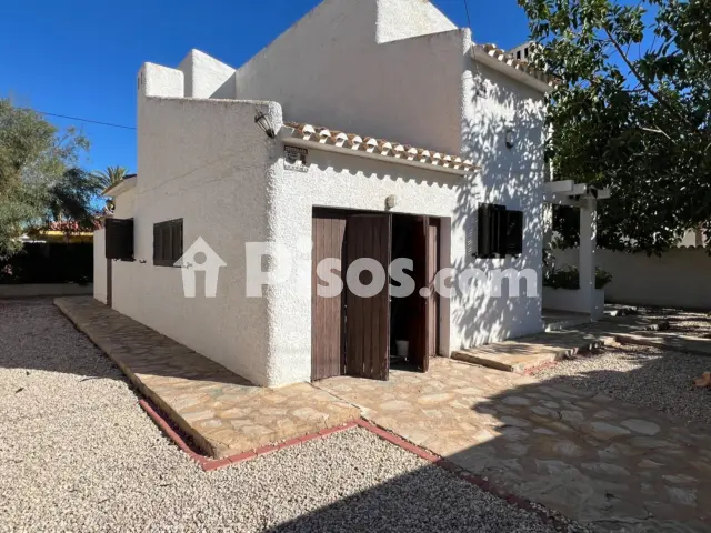 Chalet en venta en Calle Estribor, 2, Cabo Roig-La Zenia-La Regia (Distrito Orihuela Costa. Orihuela) de 775.000 €