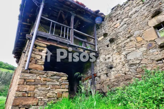 Finca rústica en venta en Calle Poligono 18, Número 29690, Santa Marina-Uxo (Mieres)