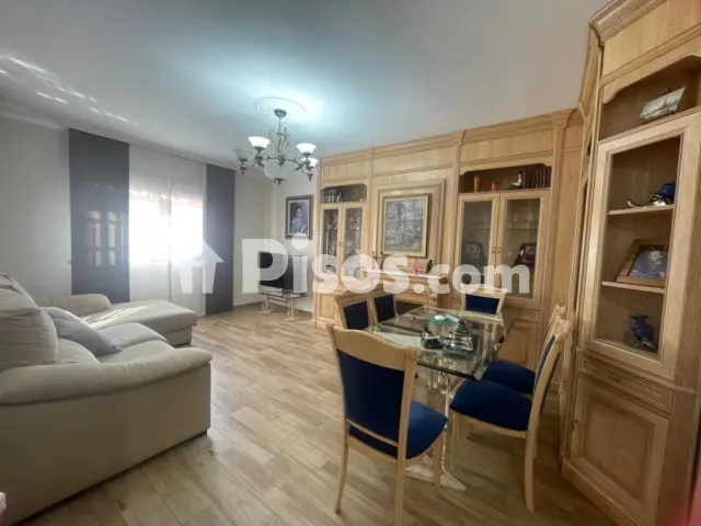 Casa en venta en Plaza de las Alpujarras, Centro (Distrito Núcleo Urbano. Roquetas de Mar) de 187.000 €