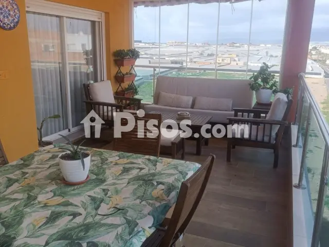 Piso en venta en Avenida de José Amat Benavides, Centro (Distrito Núcleo Urbano. Roquetas de Mar) de 185.000 €
