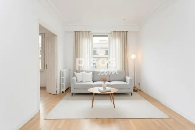 Piso en venta en Carrer de la Diputació, cerca de Carrer de Pau Claris, La Dreta de l'Eixample (Distrito Eixample. Barcelona Capital) de 949.500 €