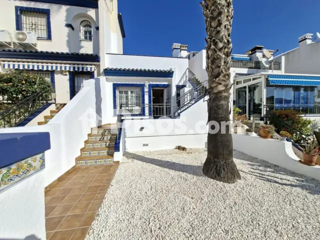 Casa adosada en venta en Calle Pl S-1 Canal, Número 13, Las Filipinas-Villamartín-Canal Norte (Distrito Orihuela Costa. Orihuela) de 229.000 €