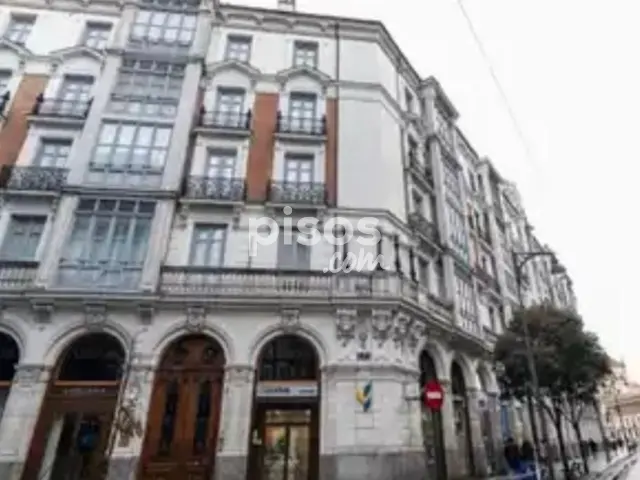 Piso en alquiler en Calle de Marina Escobar, 2, Centro (Valladolid Capital) de 1.700 €<span>/mes</span>