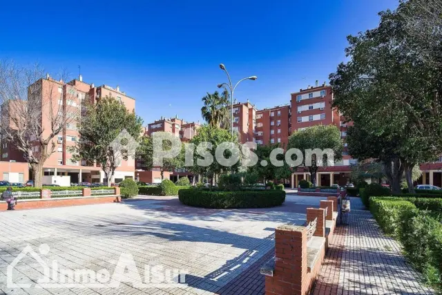 Piso en alquiler en Calle del Alberche, El Plantinar-El Juncal-Avenida de la Paz (Distrito Sur. Sevilla Capital) de 1.400 €<span>/mes</span>