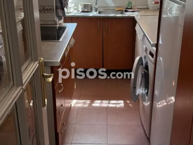 Habitación en alquiler en Puerta Carmona-Puerta Osario-Amador de los Ríos, Nervión (Distrito Nervión. Sevilla Capital) de 350 €<span>/mes</span>