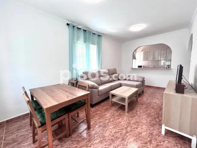 Habitación en alquiler en Calle Hermandad, San Luis-Los Molinos (Almería Capital) de 275 €<span>/mes</span>