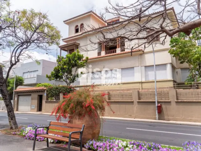 Chalet en venta en Rambla de Santa Cruz, cerca de Calle Viera Y Clavijo, Rambla-Duggi-Los Hoteles (Distrito Centro-Ifara. Santa Cruz de Tenerife Capital) de 2.900.000 €